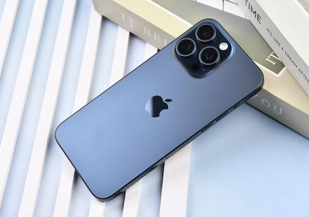 信州苹果维修点分享iPhone 15 Pro Max屏幕更换全新实操风险 